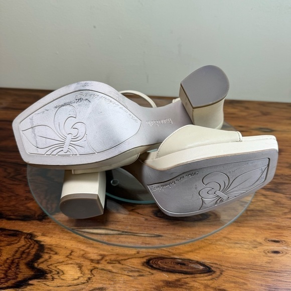 NEW Franco Sarto Dima Sandal in Beige Leather - Picture 16 of 16
